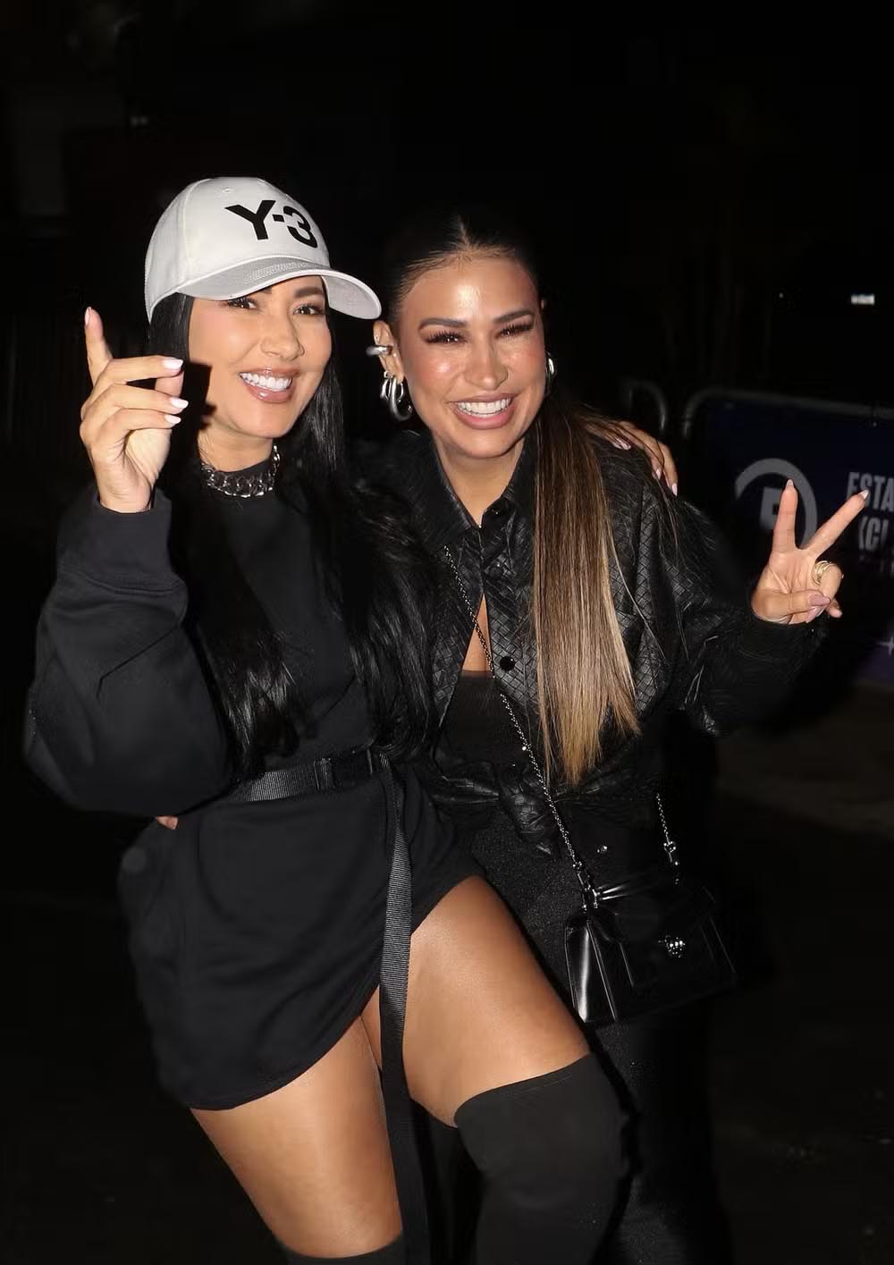 Irmãs Simone e Simaria reunidas em momento de divulgação