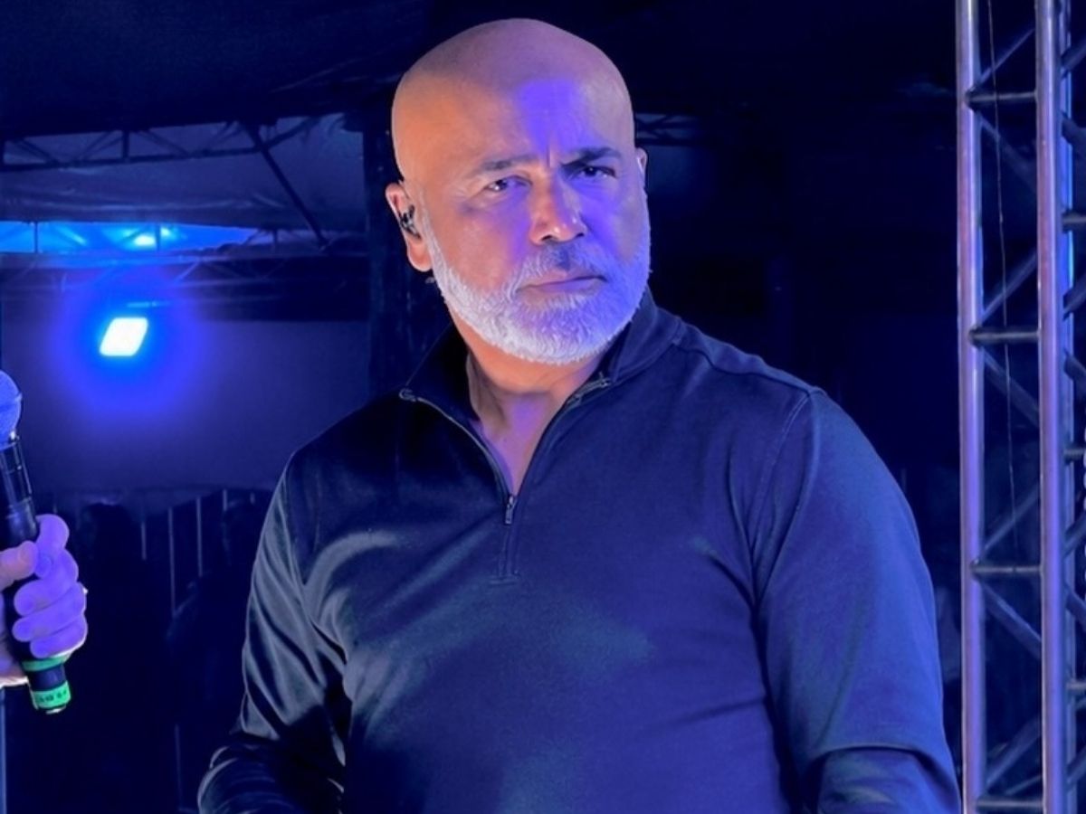 Cantor Rick em apresentação profissional